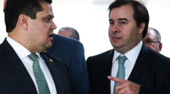 Aliados de Maia e Alcolumbre avaliam que o veto deve piorar o 'humor' dos dois parlamentares, o que impediria a votação de propostas de interesse do governo