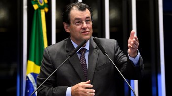 Para Eduardo Braga (MDB-AM), Brasil menos mortes se 'lideranças nacionais' tivessem apoiado distanciamento social e uso de máscaras