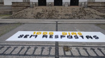 550 relógios foram instalados e programados para disparar alarmes em frente à Câmara dos Vereadores do Rio de Janeiro