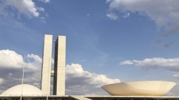 Apoiados por Maia e Bolsonaro, respectivamente, deputados do MDB e do PP intensificam campanha para comandar a maior casa legislativa do país