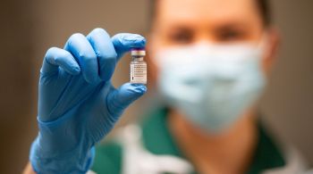 Evidências reais do Ministério da Saúde de Israel demonstram que houve menos casos e mortes entre as pessoas do país que foram imunizadas com a vacina
