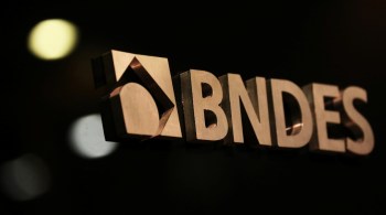 A medida atinge empresas com faturamento anual de até R$ 4,8 milhões. O BNDES estima que cerca de 100 mil empresa poderão ser beneficiadas