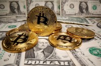 Bitcoin volta aos US$ 50 mil: ‘crise trouxe tempestade perfeita a criptoativos’