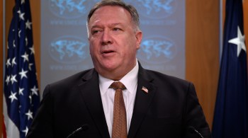 O secretário de estado Mike Pompeo declarou que as decisões seguem um conjunto de métricas que vale para todos os países