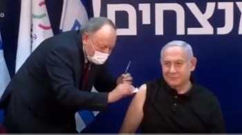 Benjamin Netanyanhu recebeu a primeira dose da vacina da Pfizer neste sábado (19)