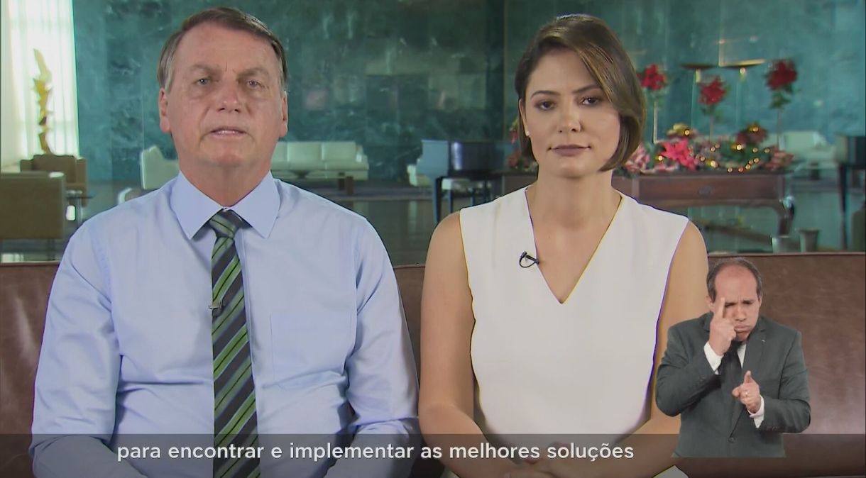Jair Bolsonaro e Michelle em pronunciamento na véspera de Natal (24.dez.2020)
