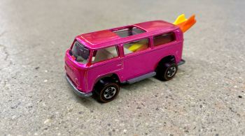 Protótipo da 'Beach Bomb', uma van da Volkswagen parecida com a Kombi, é considerado o 'Santo Graal' das coleções de carrinhos produzidos pela Mattel