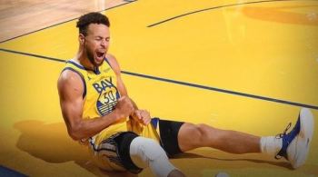 Stephen Curry teve atuação histórica neste domingo em vitória do Golden State Warriors contra o Portland Trail Blazers 