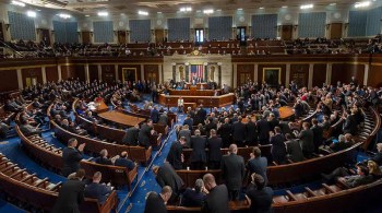 Deputados e senadores realizam última etapa formal para confirmar vitória de Joe Biden e Kamala Harris; objeções de republicanos podem atrasar resultado