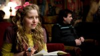 Atriz de ‘Harry Potter’ Jessie Cave afirma que seu bebê está com Covid-19