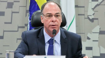 Fernando Bezerra (MDB-PE) avisou a colegas de partido que desistiu da disputa; presidente vai apoiar o nome de Rodrigo Pacheco (DEM-MG)