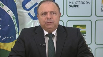 Ministro da Saúde assinou portaria que abre vagas temporárias do Programa Mais Médicos para o Brasil diante da emergência de saúde pública causada pela Covid-19