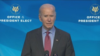 “O povo norte-americano vai dormir tranquilamente com ele como nosso próximo diretor da CIA”, escreveu Biden em um comunicado