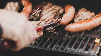 Churrasco é o queridinho da gastronomia contemporânea, apesar da queda do poder aquisitivo do brasileiro e do aumento do preço da carne bovina