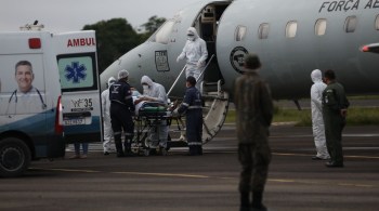 Aeronaves deixaram Manaus com 9 pacientes e 5 médicos com destino a Teresina, no Piauí; ao todo, 235 pessoas devem ser levadas para outros cinco estados