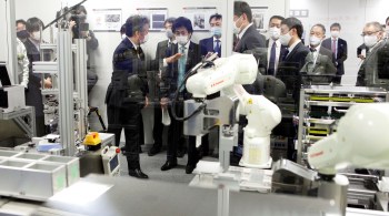 O uso de sistemas de teste de robôs pode ajudar a preservar os trabalhadores de saúde e melhorar a precisão geral, de acordo com ministro da saúde do país