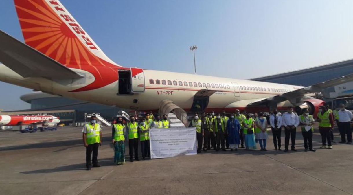 Avião parte da Índia com carregamento de vacinas contra a Covid-19 para as Maldivas