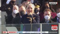 Lady Gaga se emociona durante apresentação do hino dos EUA em posse de Biden