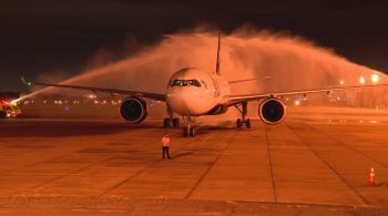 Depois de decolar na Índia na noite de quinta-feira (21), o avião chegou ao Brasil nesta sexta-feira por volta das 17h30