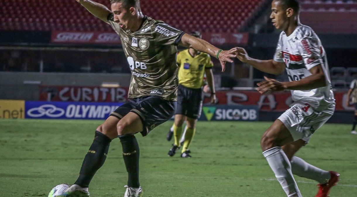 Empate com o Coritiba mantém o São Paulo na segunda posição do campeonato