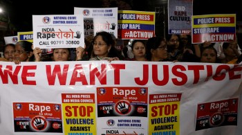 Suprema Corte de Mumbai diz que caso de homem de 39 anos acusado de abusar de menina de 12 não seria uma agressão sexual por falta de contato pele com pele