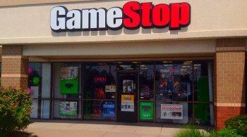 GameStop, AMC Entertainment e BlackBerry estão no centro de uma batalha de mercado com investidores individuais coordenados por redes sociais