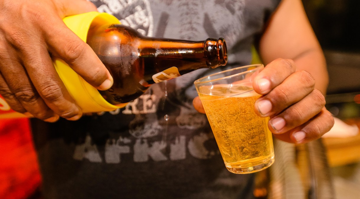 Com pandemia, brasileiro trocou garrafa grande por cerveja individual