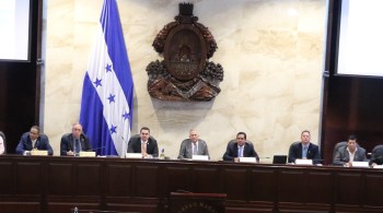 Legisladores em Honduras mudaram a constituição do país para tornar virtualmente impossível a legalização do aborto no futuro 
