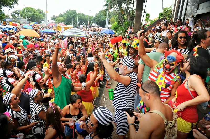 Aglomeração em bloco de Carnaval no Rio de Janeiro. Imagem de arquivo de 28 de fevereiro de 2020