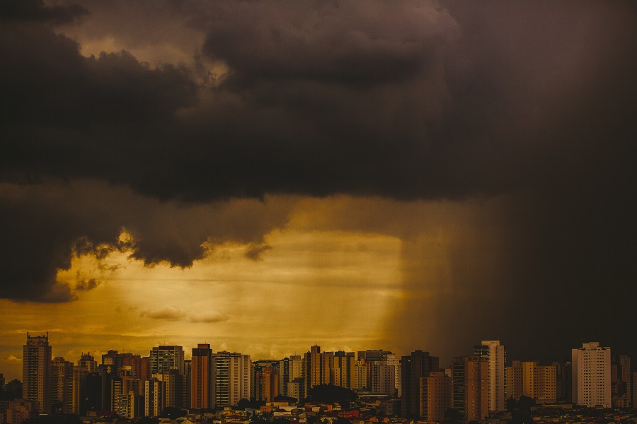 Chuva nas regiões de Vila Mariana e Saúde, em São Paulo