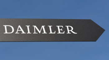 Decisão final sobre a cisão será tomada em assembleia extraordinária de acionistas que pode acontecer no final do terceiro trimestre, diz Daimler