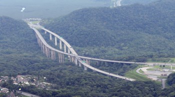 A equipe da CNN fez o caminho entre a capital e a região de Cubatão durante a manhã e não encontrou trechos de congestionamento