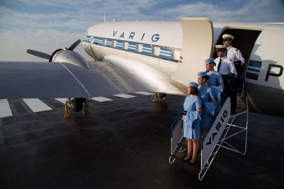 Varig foi a principal companhia aérea até enfrentar crises nos anos 1990 e início dos anos 2000, ser vendida em 2007 para a Gol e desaparecer do mercado