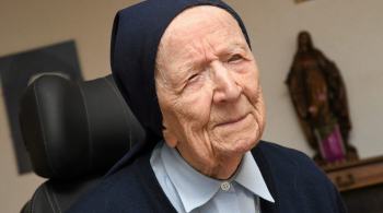 Às vésperas de completar 117 anos, a francesa Lucile Randon, conhecida como irmã Andrée, conseguiu se curar da doença do novo coronavírus