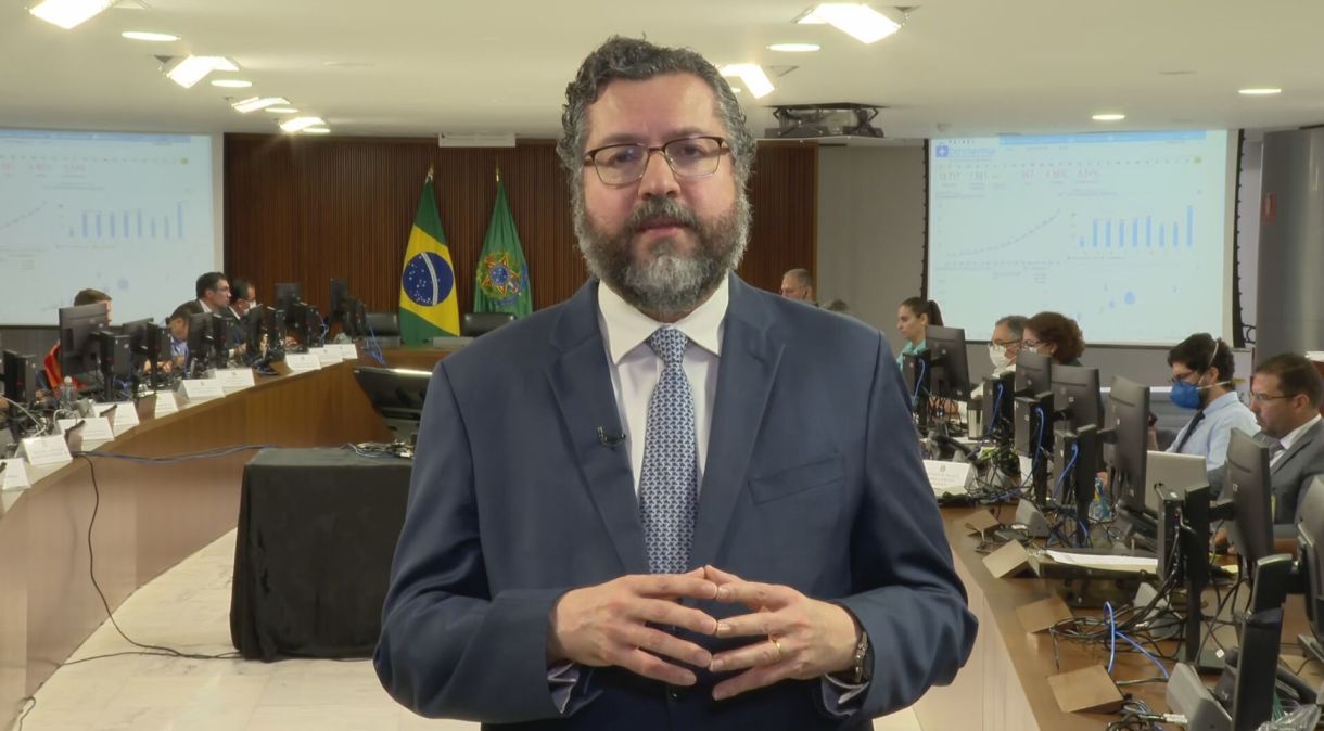Ministro de Relações Internacionais, Ernesto Araújo, durante entrevista em abril.