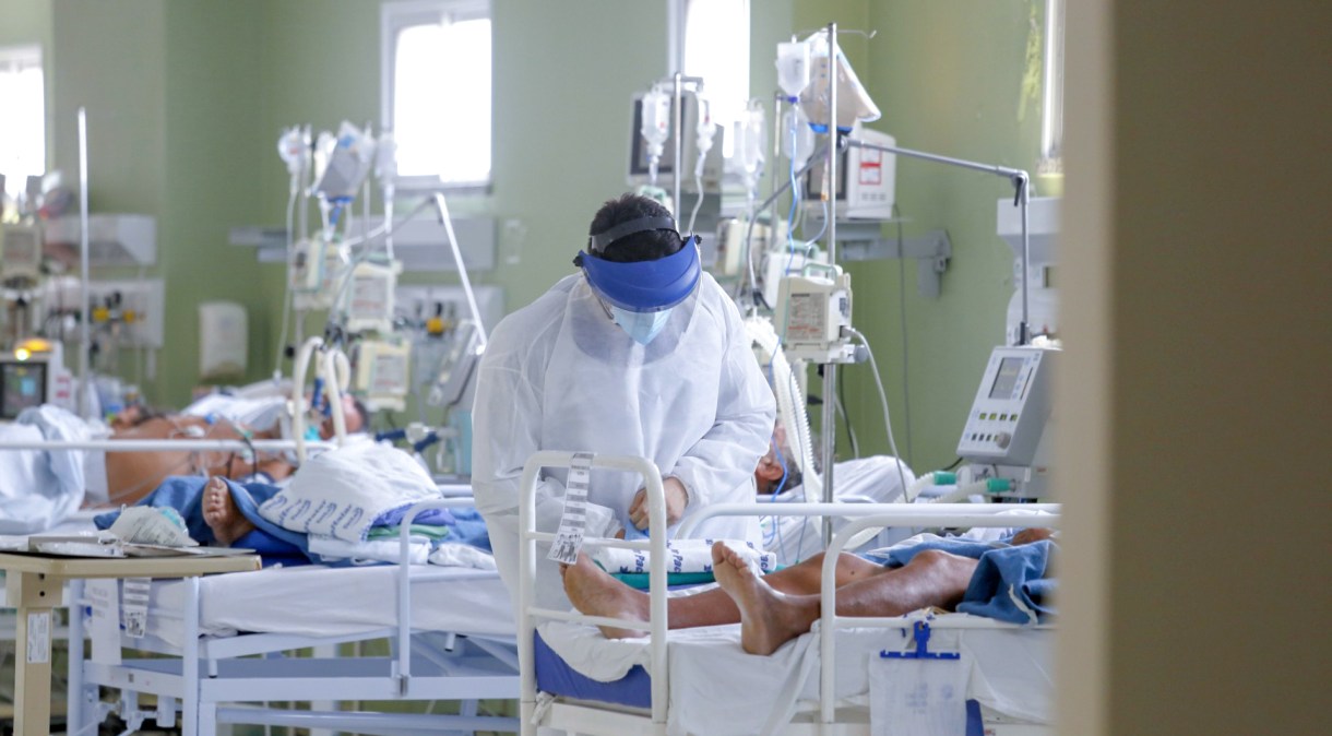 Pacientes com Covid-19 internados em UTI do Hospital Regional Norte, em Sobral, Ceará