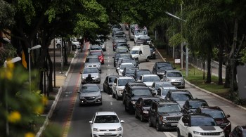 Prefeitura manteve restrição no período noturno para diminuir a circulação nessa faixa horária, mas passou o início da fiscalização para 21h