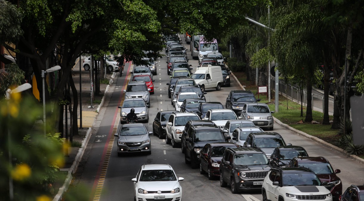 Fluxo de carros na Avenida Rebouças, na zona oeste da capital paulista