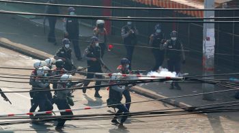 Manifestante cobrou um posicionamento das Nações Unidas sobre o golpe militar e a repressão