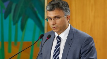Secretário especial do Tesouro e Orçamento, Esteves Colnago, participou de sessão de debates temáticos promovida pelo Senado para discutir a proposta