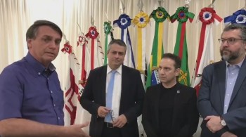 Em vídeo e ao lado da Comitiva com representantes do governo, Jair Bolsonaro (sem partido) falou sobre objetivo da viagem