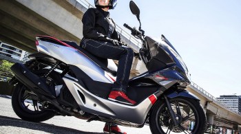 Número de mulheres habilitadas para conduzir motos no Brasil cresceu 95,7% em 10 anos