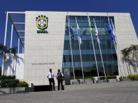 CBF anuncia ajuda de R$ 20 milhões a clubes gaúchos por prejuízos com enchentes