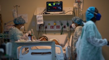 Estado contabiliza leitos de hospitais e privados que foram recrutados para diminuir espera por atendimento no estado