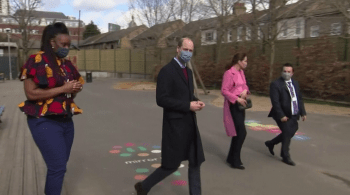 Em visita a escola no leste de Londres, ele afirmou que ainda não conversou com o irmão desde que a entrevista com Oprah Winfrey foi exibida, no domingo