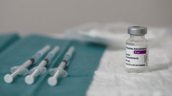 A fala acontece após a Alemanha restringir o uso do imunizante depois que 31 pessoas apresentaram 'efeitos colaterais tromboembólicos raros, mas muito graves'