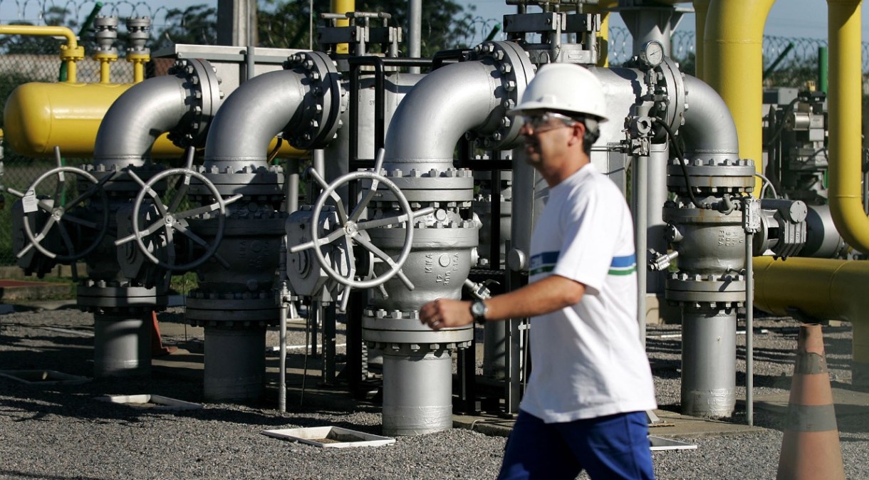 Instalações de gás natural em Cubatão (SP) 03/05/2006