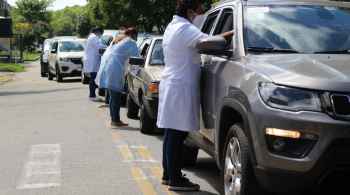 Ibaneis Rocha previa ampliar a campanha de vacinação ao grupo de idosos com 65 anos, mas o Distrito Federal enfrenta dificuldades de abastecimento de vacinas