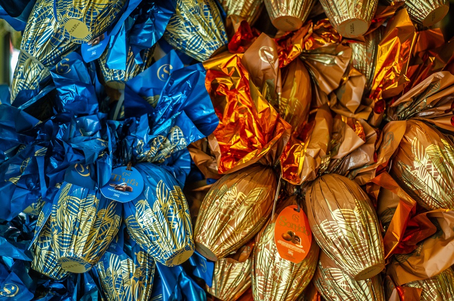 Loja vende ovos de chocolate para a Páscoa