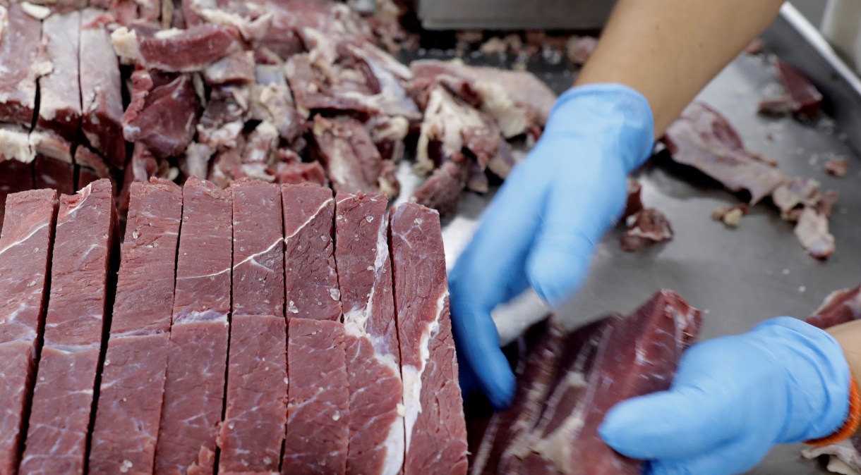 Brasil dobra vendas de carne bovina à China enquanto isolamento afeta outros mercados